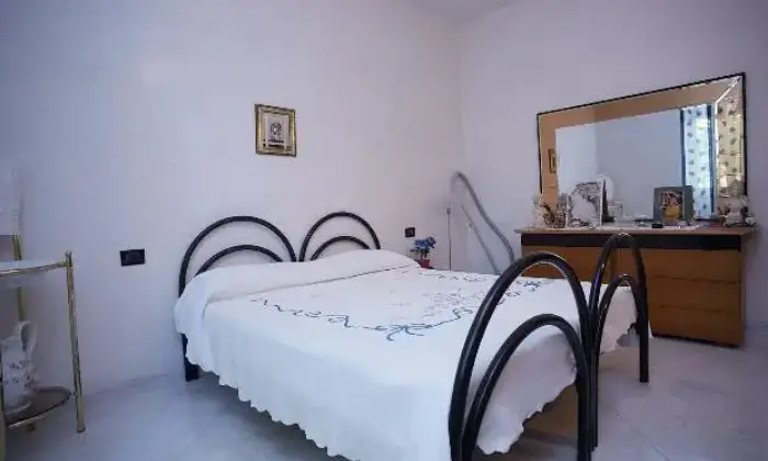 Rexer-Vico-del-Gargano-Villa-indipendente-a-soli-km-da-Vico-del-Gargano-CAMERA-DA-LETTO