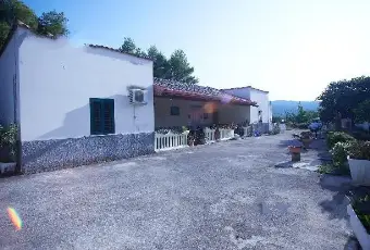 Rexer-Vico-del-Gargano-Villa-indipendente-a-soli-km-da-Vico-del-Gargano-GIARDINO