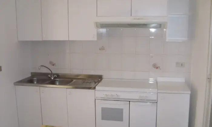 Rexer-Catania-BELLE-STANZE-SINGOLE-O-DOPPIE-CITTADELLA-CUCINA