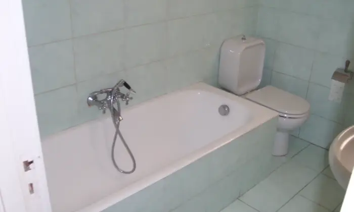 Rexer-Catania-BELLE-STANZE-SINGOLE-O-DOPPIE-CITTADELLA-BAGNO