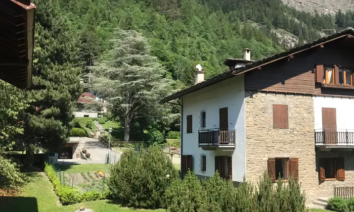 Rexer-presaintdidier-Trilocale-al-VERRAND-immerso-nel-verde-GIARDINO
