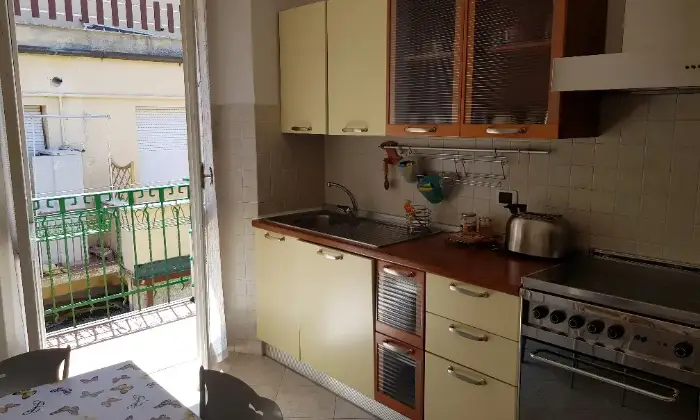 Rexer-Ancona-Appartamentocamere-studenti-Ancona-CUCINA