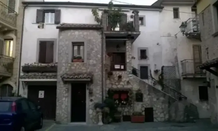 Rexer-Falerna-Casa-allinterno-di-un-castello-normanno-GIARDINO