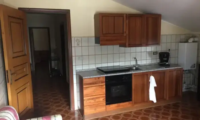 Rexer-Marsicovetere-Affitto-Mansarda-arredata-CUCINA