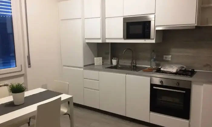 Rexer-Milano-Appartamento-brevi-periodi-Ospedale-San-Raffaele-Milano-CUCINA
