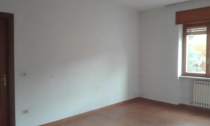 Rexer-Cosenza-Appartamento-con-tre-bagni-e-vista-panoramica-CAMERA-DA-LETTO