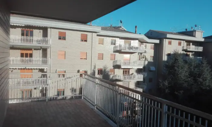 Rexer-Cosenza-Appartamento-con-tre-bagni-e-vista-panoramica-TERRAZZO