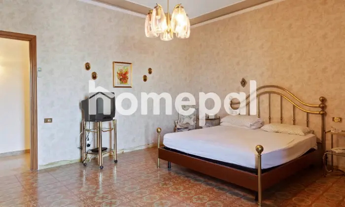 Rexer-Serracapriola-CASA-CON-APPARTAMENTI-E-MANSARDA-CAMERA-DA-LETTO