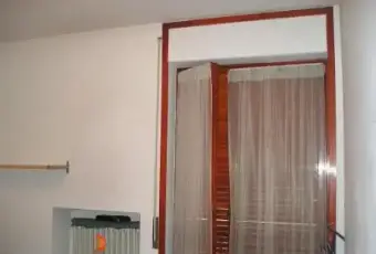 Rexer-Pavia-Per-tre-o-quattro-studentesse-arredato-in-centro-ALTRO
