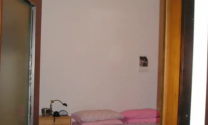 Rexer-Pavia-Per-tre-o-quattro-studentesse-arredato-in-centro-CAMERA-DA-LETTO