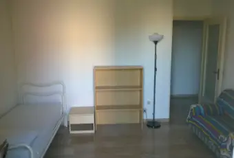 Rexer-Pavia-Per-tre-o-quattro-studentesse-in-centro-CAMERA-DA-LETTO