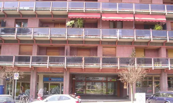 Rexer-Pavia-Per-tre-o-quattro-studentesse-in-centro-ALTRO