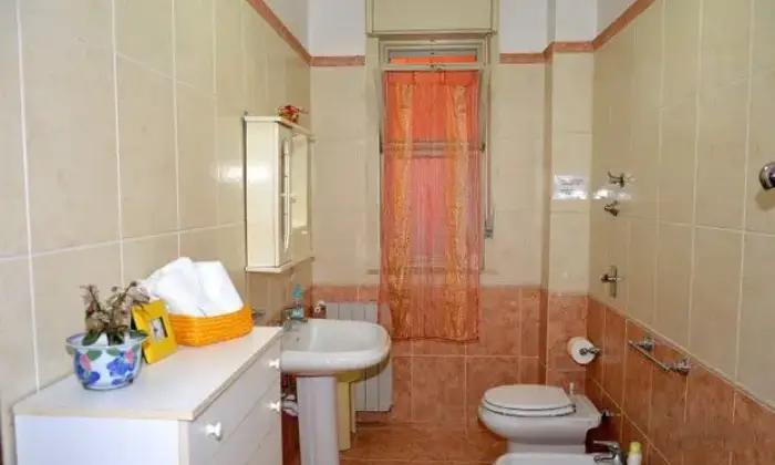 Rexer-Marsala-Affittasi-appartamento-in-centro-con-posto-auto-BAGNO