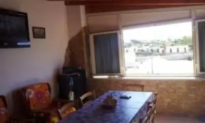 Rexer-Custonaci-Casa-sul-mare-con-splendida-vista-unica-nel-suo-genere-SALONE