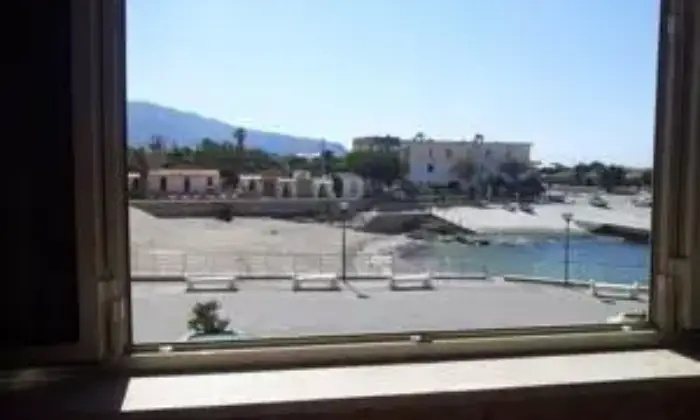 Rexer-Custonaci-Casa-sul-mare-con-splendida-vista-unica-nel-suo-genere-SALONE