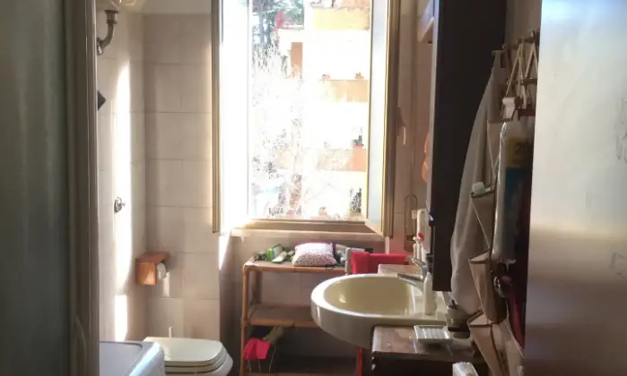 Rexer-Roma-ADIACENTE-POLICLINICO-E-UNIVERSITA-LA-SAPIENZA-BAGNO
