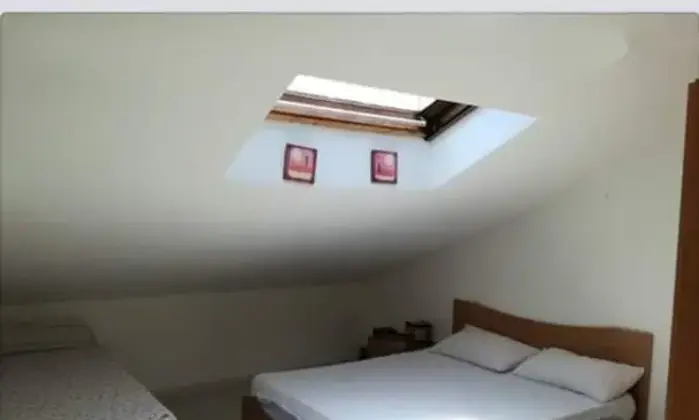 Rexer-Campofelice-di-Roccella-Affittasi-Villa-a-schiera-CAMERA-DA-LETTO