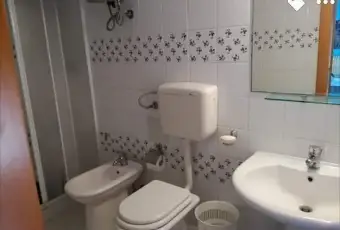 Rexer-Campofelice-di-Roccella-Affittasi-Villa-a-schiera-BAGNO
