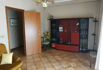 Rexer-Comiso-Appartamento-zona-Liceo-ArtisticoScuola-primaria-SALONE