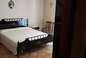 Rexer-Comiso-Appartamento-zona-Liceo-ArtisticoScuola-primaria-CAMERA-DA-LETTO