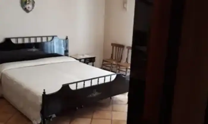 Rexer-Comiso-Appartamento-zona-Liceo-ArtisticoScuola-primaria-CAMERA-DA-LETTO