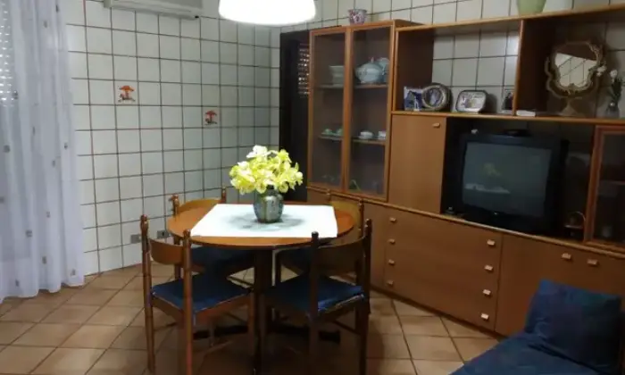 Rexer-Comiso-Appartamento-zona-Liceo-ArtisticoScuola-primaria-SALONE