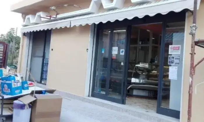 Rexer-Messina-PRIVATO-VENDE-LOCALE-COMMERCIALE-DI-MQ-TERRAZZA-ALTRO