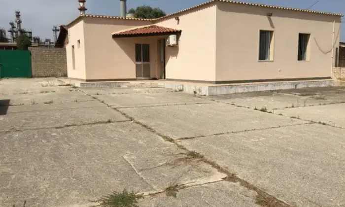 Rexer-Priolo-Gargallo-Ufficio-fronte-strada-ristrutturato-in-affitto-UFFICIO