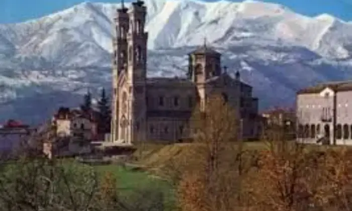 Rexer-Giaveno-CASA-PER-GLI-AMANTI-DELLA-MONTAGNA-E-DELLA-SPIRITUALITA-SALONE