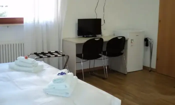 Rexer-BolzanoBozen-Affitto-con-riscatto-Struttura-turistica-alberghiera-CAMERA-DA-LETTO