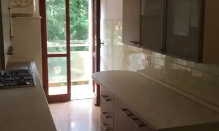 Rexer-Cremona-Ampio-bilocale-centralissimo-CUCINA
