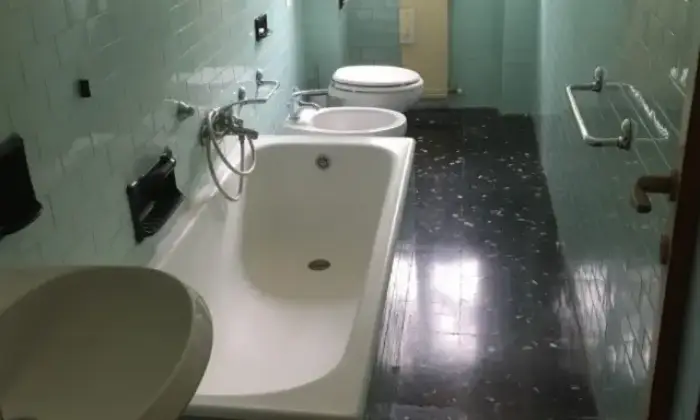 Rexer-Cremona-Ampio-bilocale-centralissimo-BAGNO