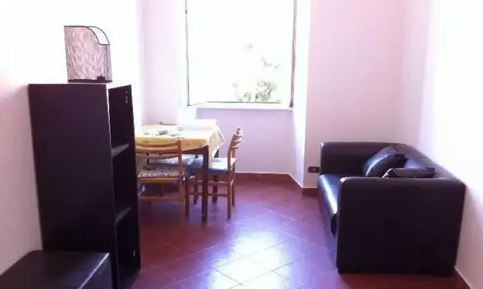 Rexer-Roma-Stanza-singola-Solo-per-Ragazze-CAMERA-DA-LETTO