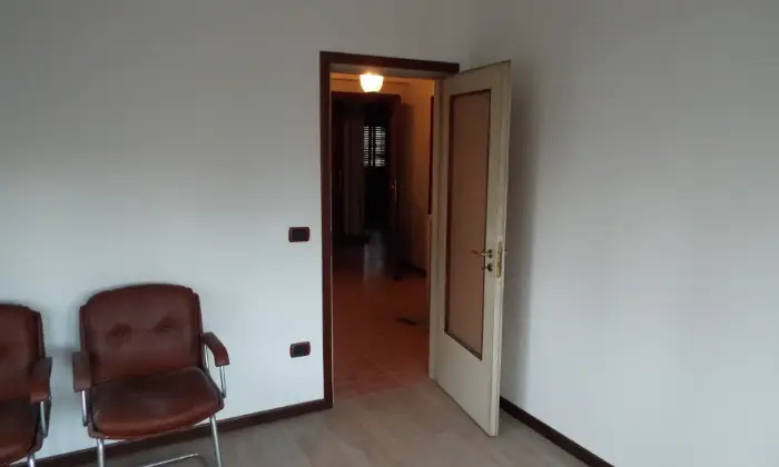 Rexer-Medesano-Medesano-centro-affittasi-ufficiostudio-ristrutturato-mq-SALONE