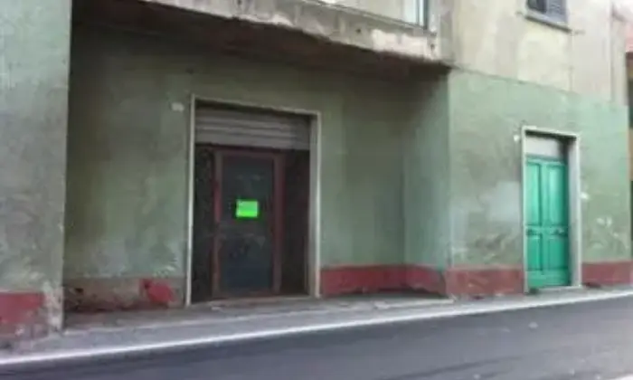 Rexer-Savignone-Affittasi-locale-ad-uso-commerciale-ALTRO