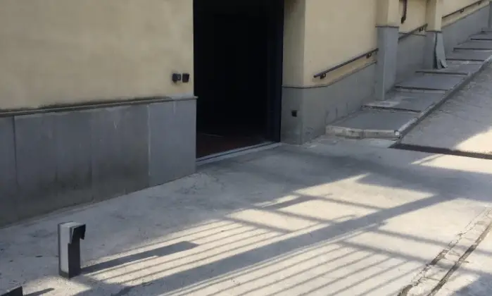 Rexer-Cava-d-Tirreni-Locale-mq-Cava-de-Tirreni-fitto-GARAGE