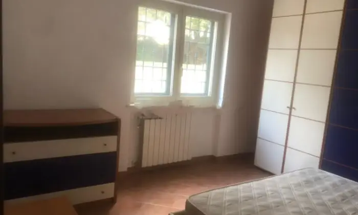 Rexer-Roma-Bilocale-in-affitto-in-via-Giuseppe-Molteni-CAMERA-DA-LETTO