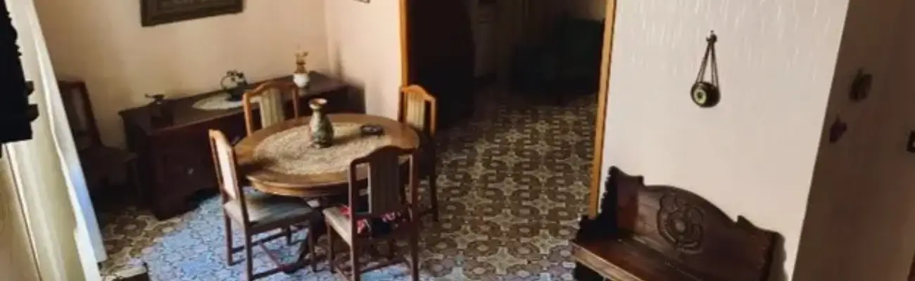 Rexer-Sezze-Affitto-Casa-in-centro-storico-con-garage-SALONE