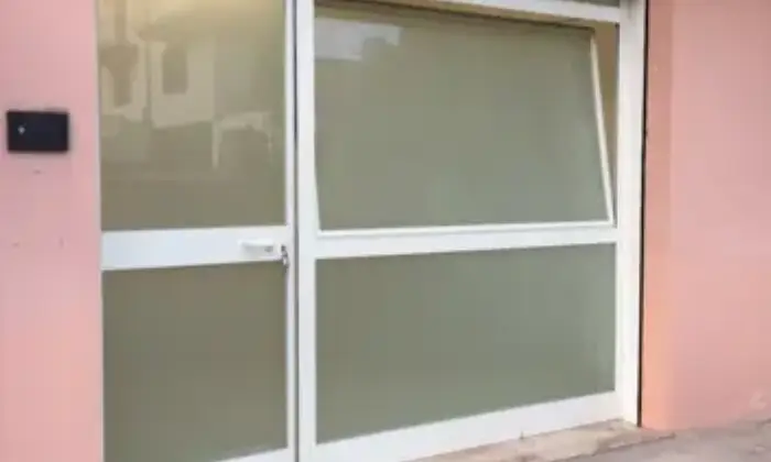 Rexer-Itri-Boxdeposito-in-affitto-GARAGE