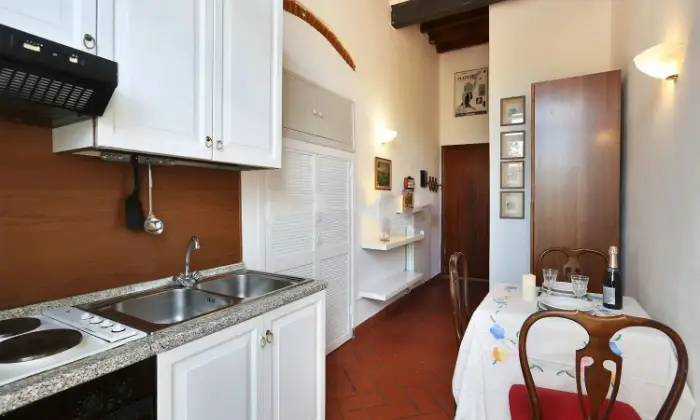 Rexer-Firenze-Bilocale-in-affitto-Borgo-Ognissanti-CUCINA