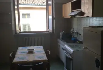 Rexer-Cremona-Ampio-e-luminoso-trilocale-centralissimo-arredato-CUCINA