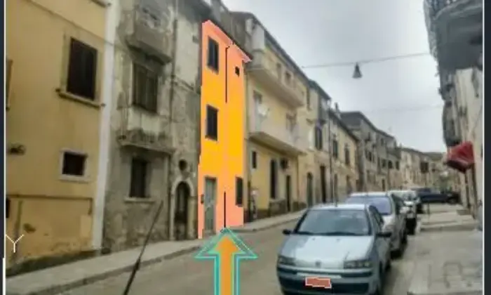 Rexer-Cerreto-Sannita-Vendo-abitazione-tipica-in-centro-storico-per-cambio-residenza-Facciata-su-strada-pubblica
