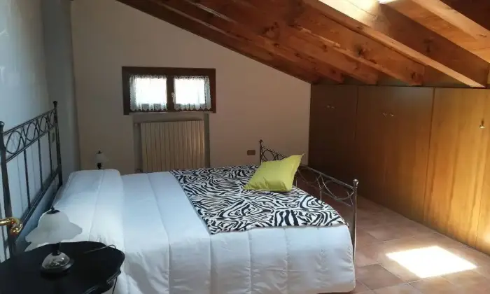 Rexer-Sirmione-Afiitto-Villa-plurifamiliare-via-Chiodi-Sirmione-CAMERA-DA-LETTO