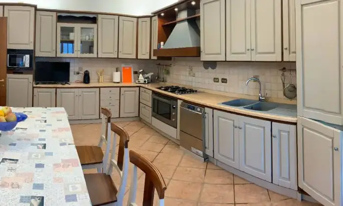 Rexer-Sirmione-Afiitto-Villa-plurifamiliare-via-Chiodi-Sirmione-CUCINA