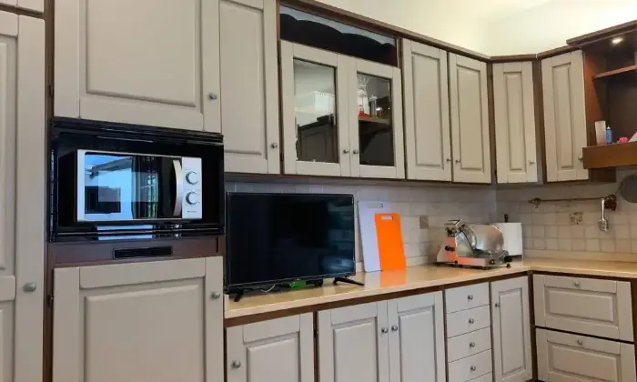 Rexer-Sirmione-Afiitto-Villa-plurifamiliare-via-Chiodi-Sirmione-CUCINA