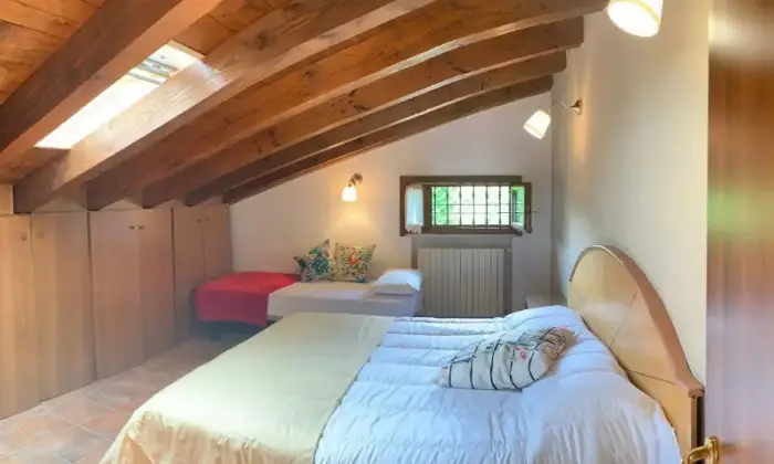 Rexer-Sirmione-Afiitto-Villa-plurifamiliare-via-Chiodi-Sirmione-CAMERA-DA-LETTO