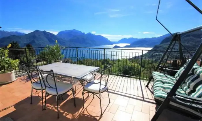 Rexer-Plesio-Villa-plurifamiliare-via-per-Barna-Plesio-Terrazzo