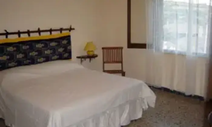 Rexer-Narbolia-Camera-quadrupla-CAMERA-DA-LETTO