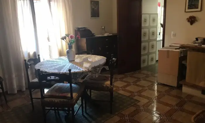 Rexer-Petrella-Salto-Casa-indipendente-in-affitto-in-via-Sallustio-SALONE