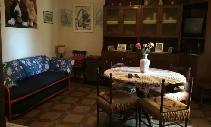 Rexer-Petrella-Salto-Casa-indipendente-in-affitto-in-via-Sallustio-SALONE